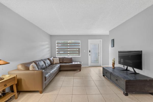 Oriole Gardens 3, 251 NW 76th Ave #105, Margate, Florida 33063, image 2