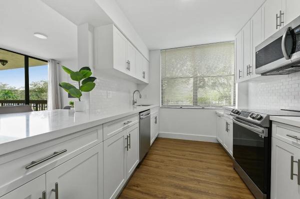 Lavers Resort & Racquet Club, 955 Egret Cir #211, Delray Beach, Florida 33444, image 1