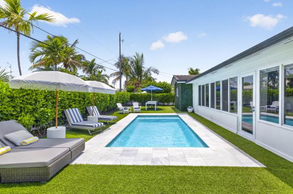 Lake Placid, 2917 NE 35th Ct, Lighthouse Point, Florida 33064, image 1
