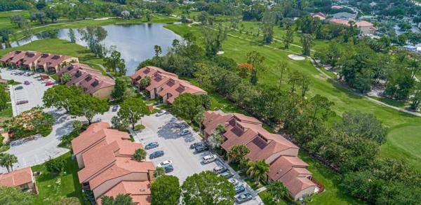 The Trails At Royal Palm Beach, 405 Lakeview Dr E, Royal Palm Beach, Florida 33411, image 2