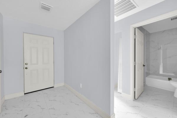 Southern Pines, 2002 Avenue M, Fort Pierce, Florida 34950, image 3
