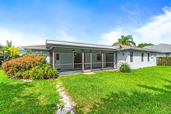 Sugar Pond Manor, 1849 Tulip Ln, Wellington, Florida 33414, image 2