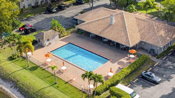 9810 Pineapple Tree Dr #103, Boynton Beach, Florida 33436, image 2