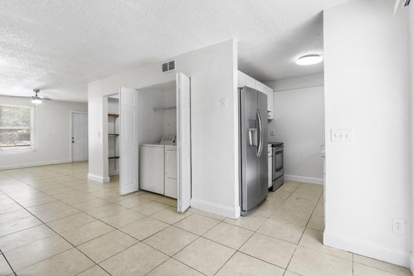 Timber Pine, 1641 W 27th St #D, Riviera Beach, Florida 33404, image 2