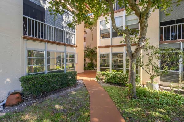 North Gardens Of Deerfield Beach, 700 SE 6th Ave #107, Deerfield Beach, Florida 33441, image 2