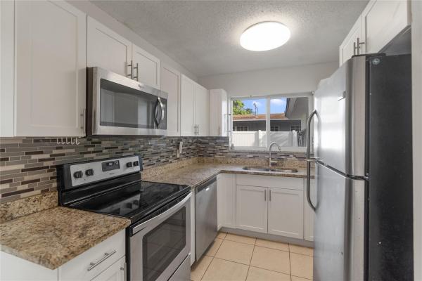 Hillmont Heights, 2001 NW 14th Ave, Fort Lauderdale, Florida 33311, image 2