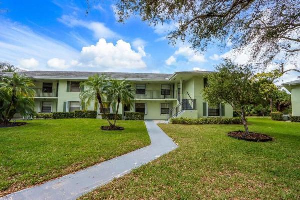 Sabal Ridge, 1601 Sabal Ridge Cir #C, Palm Beach Gardens, Florida 33418, image 2