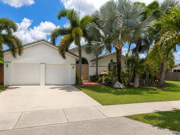 17202 SW 149th Pl, Unincorporated Dade County, Florida 33187, image 1