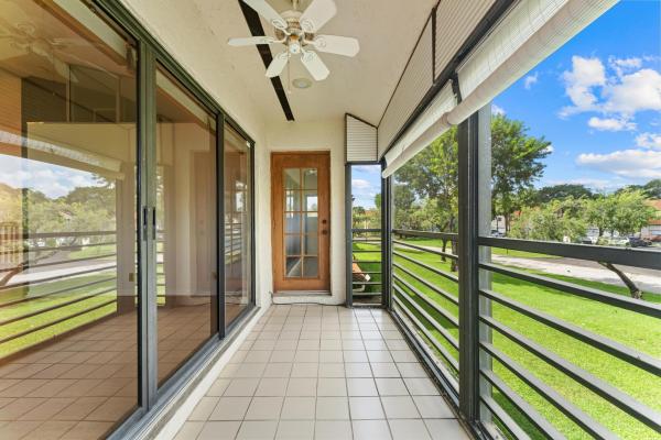South Lake At Dos Lagos, 18 Via De Casas Sur #205, Boynton Beach, Florida 33426, image 2