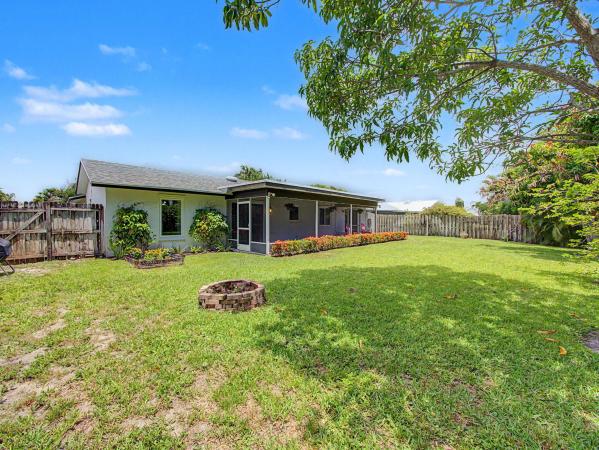 Chapel Court, 126 Chapel Ln, Tequesta, Florida 33469, image 3