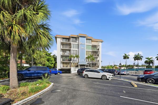 Rivers Bend, 1839 Middle River Dr #302, Fort Lauderdale, Florida 33305, image 1