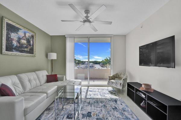 Marina Village At Boynton Beach, 100 NE 6th St #203, Boynton Beach, Florida 33435, image 2