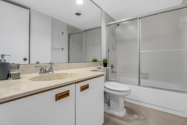 Boca Bayou, 22 Royal Palm Way #6060, Boca Raton, Florida 33432, image 3