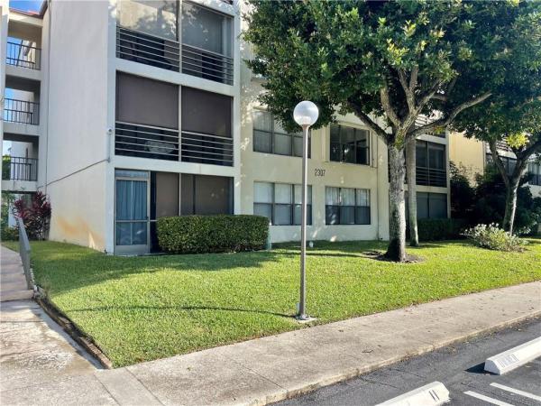 Cypress Bend, 2307 S Cypress Bend Dr #207A, Pompano Beach, Florida 33069, image 2