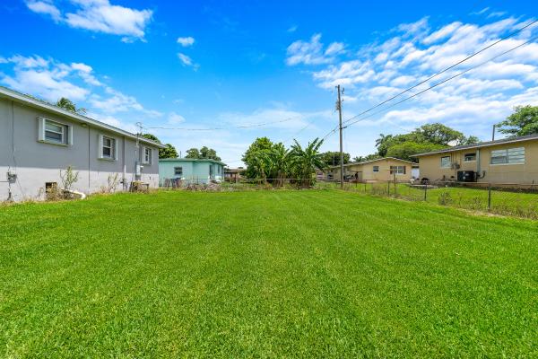 Oak Park, 317 NW 14th St, Belle Glade, Florida 33430, image 2
