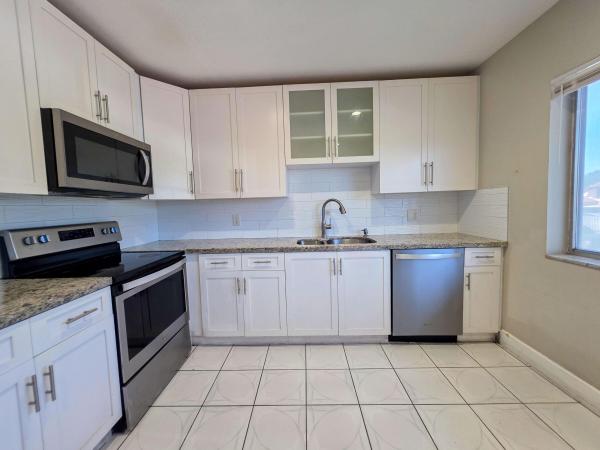 6289 Lear Dr #203, Lake Worth, Florida 33462, image 2