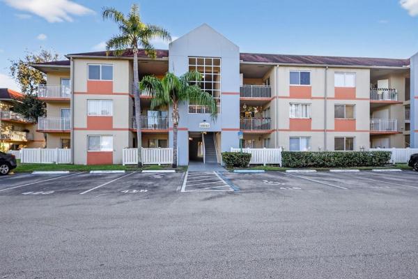 18840 NW 57th Ave #101, Hialeah, Florida 33015, image 2