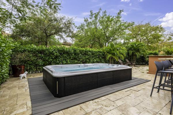 Terracina, 658 Cresta Cir, West Palm Beach, Florida 33413, image 2