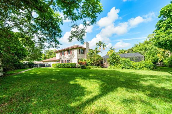 Pinewood East 2 Of Wellington, 12101 Tumbleweed Ct, Wellington, Florida 33414, image 2