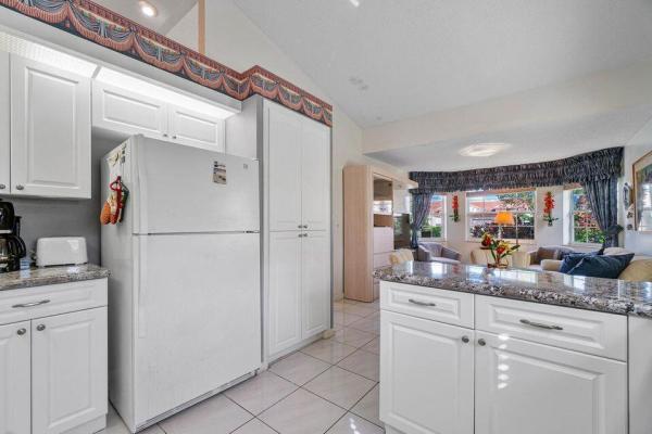 Emerald Pointe, 7922 Sandy Pointe Dr, Delray Beach, Florida 33446, image 2