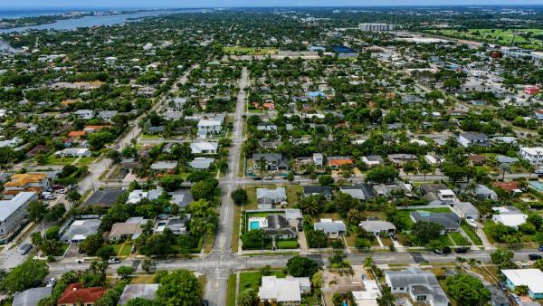 Broadmoor, 325 Franklin Rd, West Palm Beach, Florida 33405, image 2