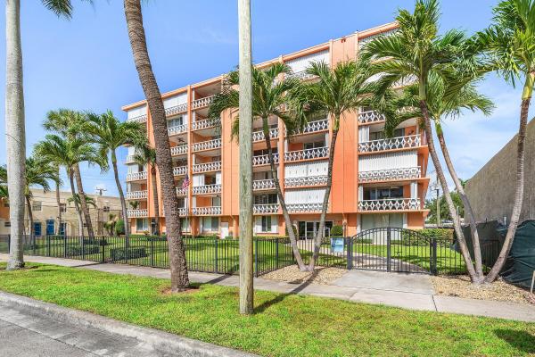15 S Golfview Rd #206, Lake Worth, Florida 33460, image 2