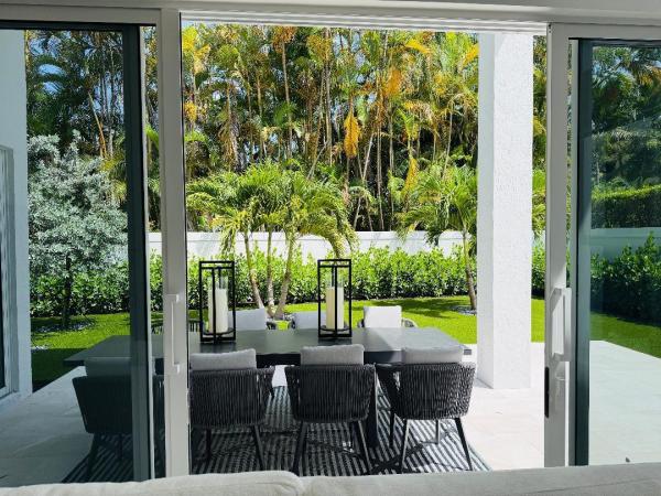 Stratford Green At Woodfield Country Club, 3368 NW 53rd Cir, Boca Raton, Florida 33496, image 1