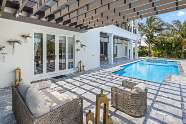 Palm Beach Isles, 1200 Bimini Ln, Riviera Beach, Florida 33404, image 3