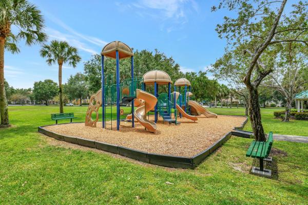 Bexley Park, 1418 W Wickham Cir #B, Delray Beach, Florida 33445, image 3