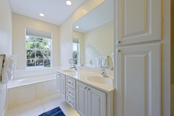 Catalina Lakes, 435 Capistrano Dr, Palm Beach Gardens, Florida 33410, image 2