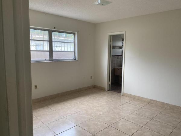 1050 NW 100th St, Unincorporated Dade County, Florida 33150, image 3