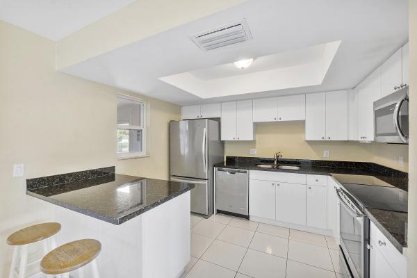 Le Chalet, 8095 W Saint John Ave, Boynton Beach, Florida 33472, image 3