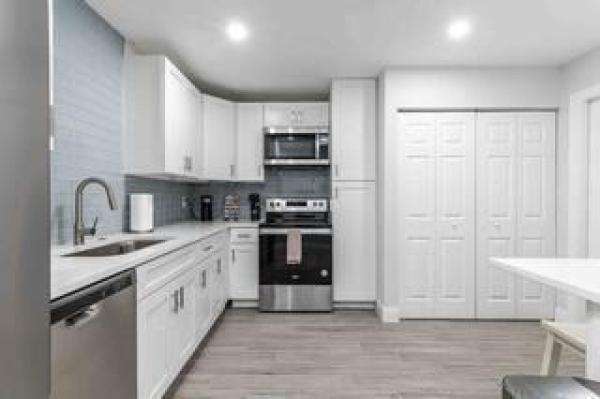 Sugar Pond Manor, 1147 Mulberry Pl, Wellington, Florida 33414, image 3