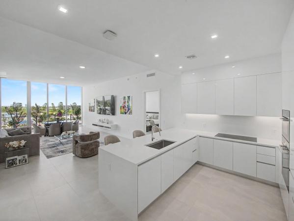 220 Lake Shore Dr, Lake Park, Florida 33403, image 2