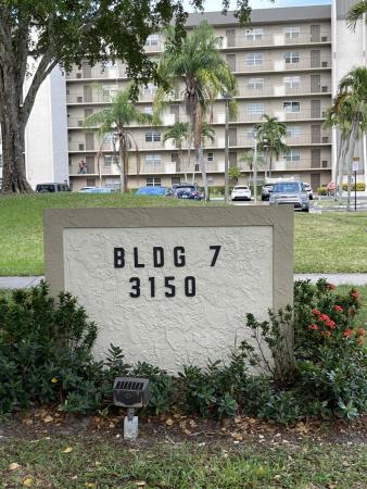 Rolling Hills Golf And Tennis Club, 3150 W Rolling Hills Cir #704, Davie, Florida 33328, image 3