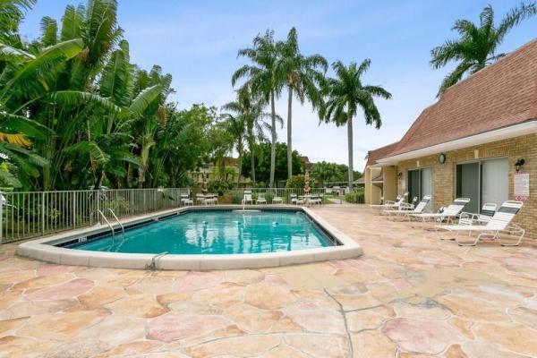 Tamberlane, 5570 Tamberlane Cir #130, Palm Beach Gardens, Florida 33418, image 1
