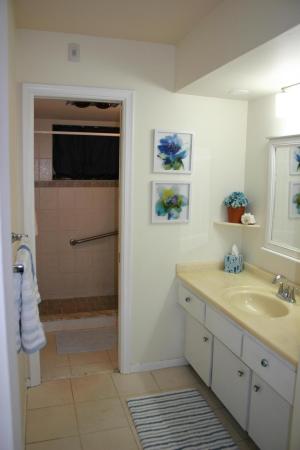 Tamberlane, 5570 Tamberlane Cir #130, Palm Beach Gardens, Florida 33418, image 3
