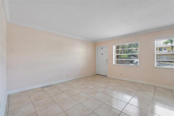 Azul At Kimberly Lake, 4050 NE 12th Ter #39-2, Oakland Park, Florida 33334, image 2