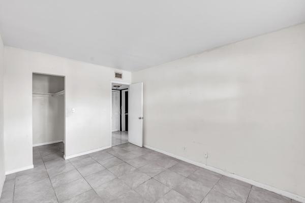 Azul At Kimberly Lake, 4050 NE 12th Ter #38-2, Oakland Park, Florida 33334, image 1