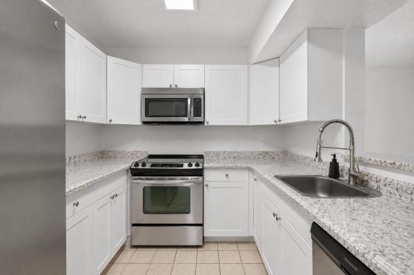 The Palms Of Pembroke, 300 Palm Cir W #106, Pembroke Pines, Florida 33025, image 2