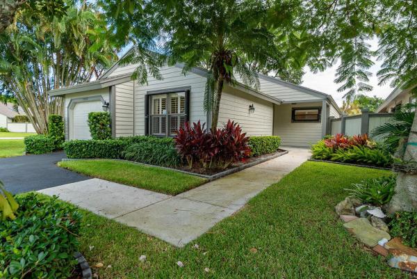 Bedford Mews At Wellington, 13335 Bedford Mews Ct, Wellington, Florida 33414, image 3