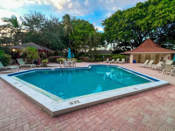 Palm-Aire Country Club 1, 3050 N Palm Aire Dr #602, Pompano Beach, Florida 33069, image 3
