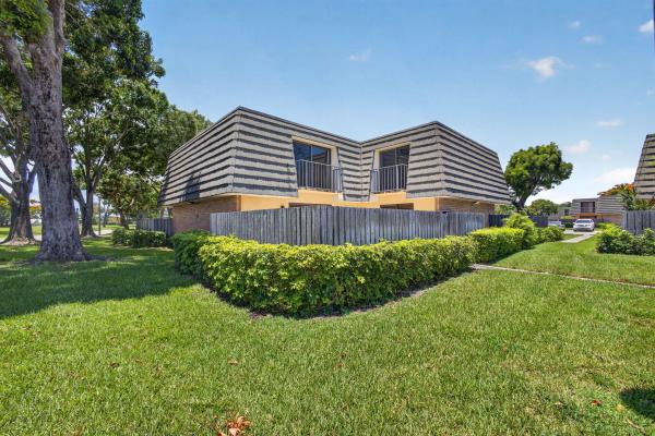 Village Of Sandalwood Lakes, 2101 21st Way, West Palm Beach, Florida 33407, image 1
