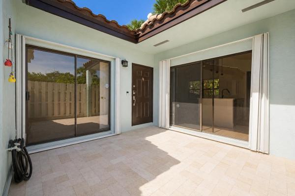 Pineapple Walk, 22354 Pineapple Walk Dr, Boca Raton, Florida 33433, image 2