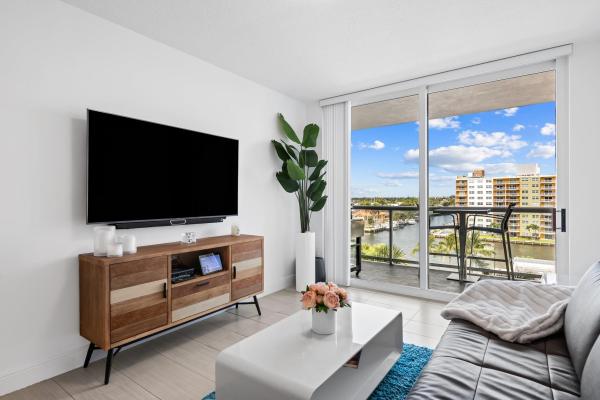 The Tides At Bridgeside Square, 3020 NE 32nd Ave #616, Fort Lauderdale, Florida 33308, image 2