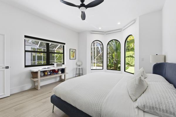 Bear Lakes Estates North, 2557 Seminole Cir, West Palm Beach, Florida 33409, image 2