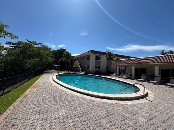 Manor Grove Village, 1950 N Andrews Ave #210D, Wilton Manors, Florida 33305, image 3