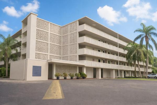 Hillcrest, 4650 Washington St #210, Hollywood, Florida 33021, image 3
