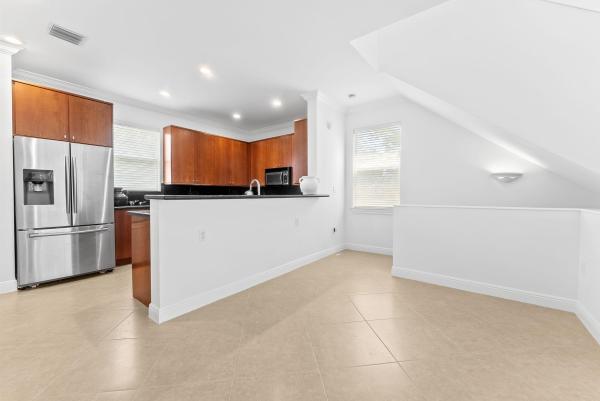 Aldens, 725 SW 4th Ave, Fort Lauderdale, Florida 33315, image 1
