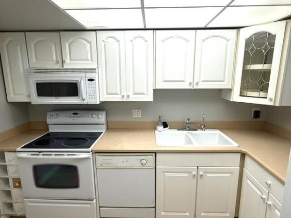 Meridian Park, 10040 Meridian Way N #103, Palm Beach Gardens, Florida 33410, image 2